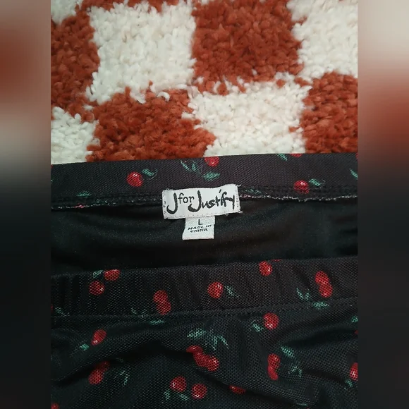 Y2k Cherry Print Ruched Mini Skirt - Picture 2 of 6